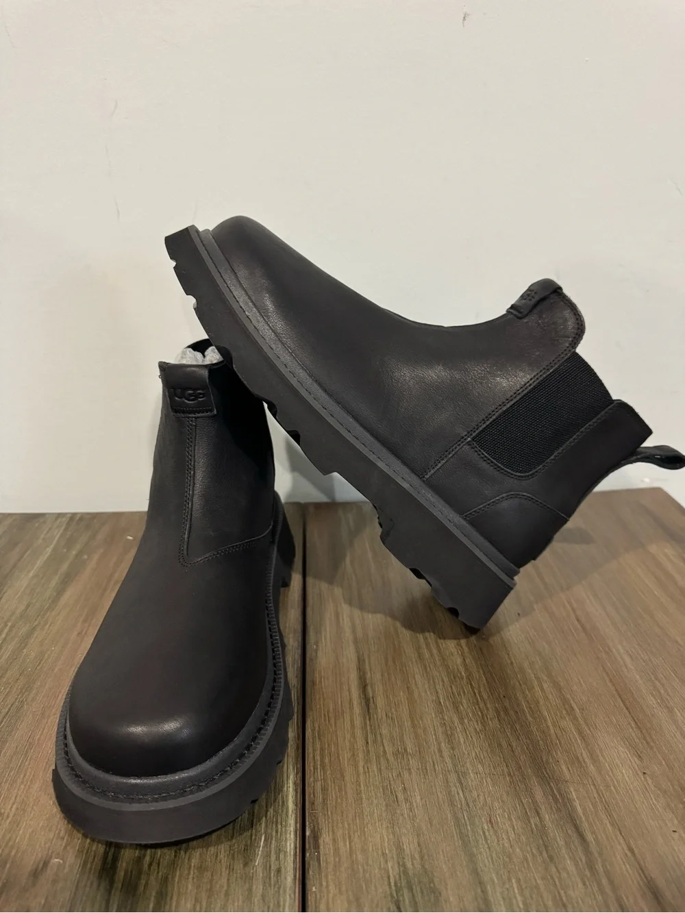 UGG CHELSEA LUG LEATHER MEN BOOTS